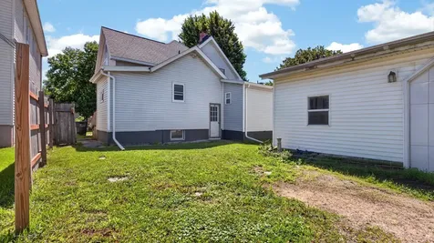 903 Low Street Bloomington IL 61701