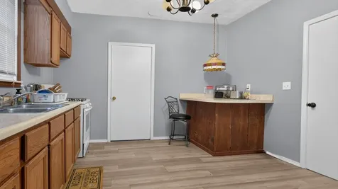 903 Low Street Bloomington IL 61701