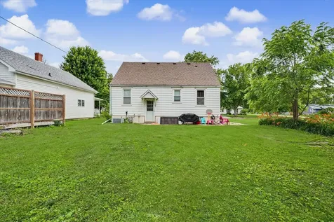 308 West Spruce Street Paxton IL 60957