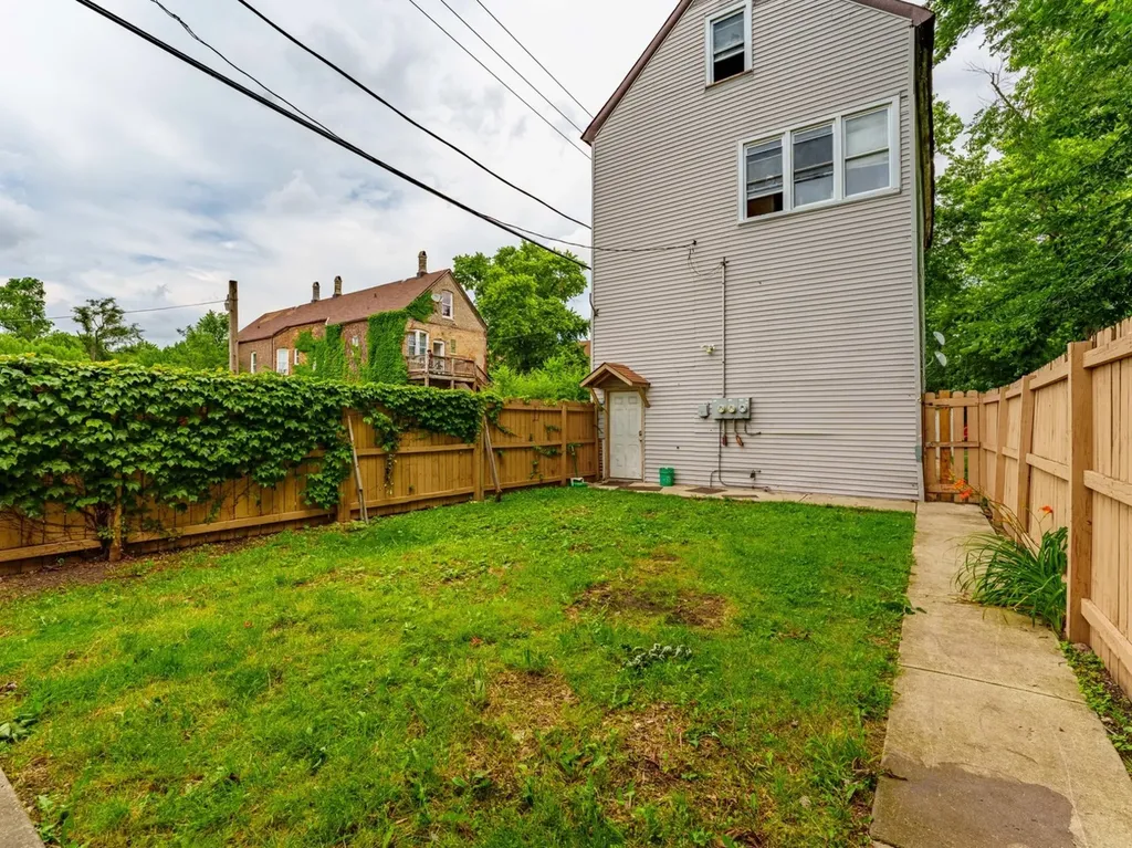 5114 South Justine Street Chicago IL 60609