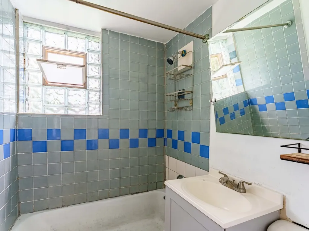 5114 South Justine Street Chicago IL 60609
