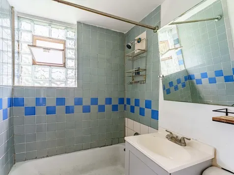 5114 South Justine Street Chicago IL 60609
