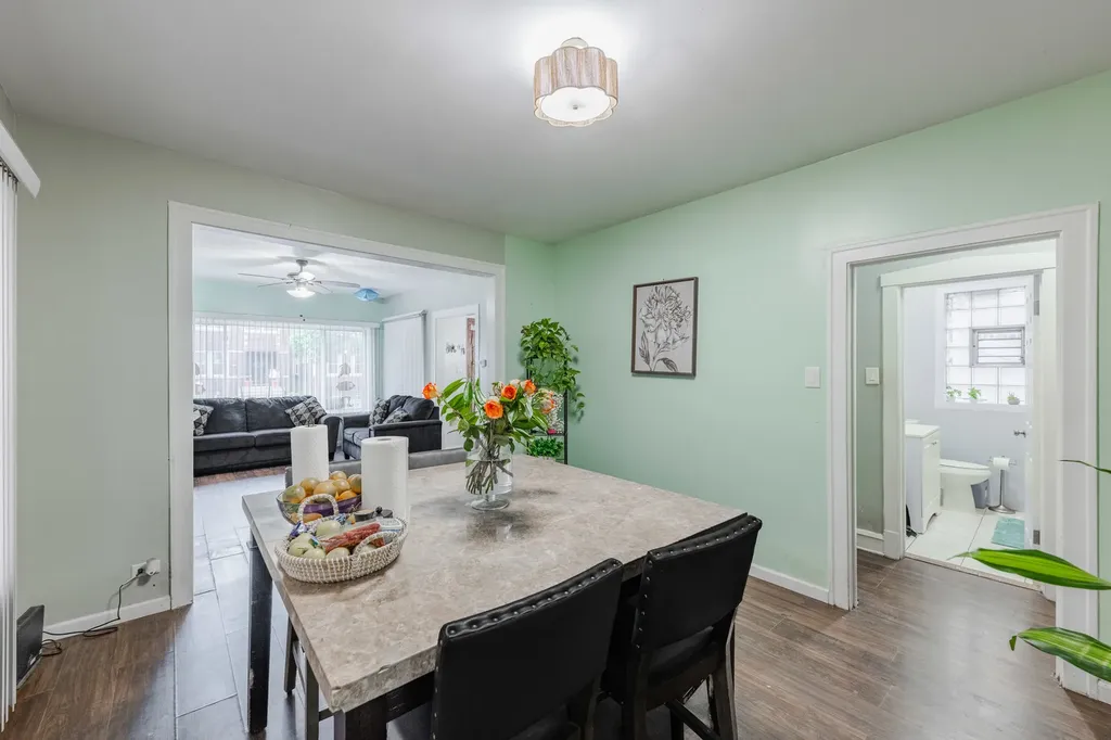 6733 South Campbell Avenue Chicago IL 60629
