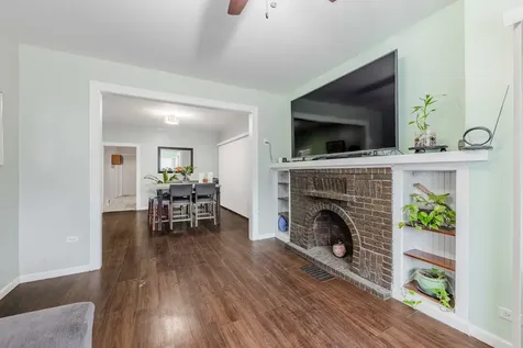 6733 South Campbell Avenue Chicago IL 60629