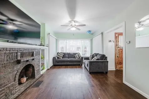 6733 South Campbell Avenue Chicago IL 60629