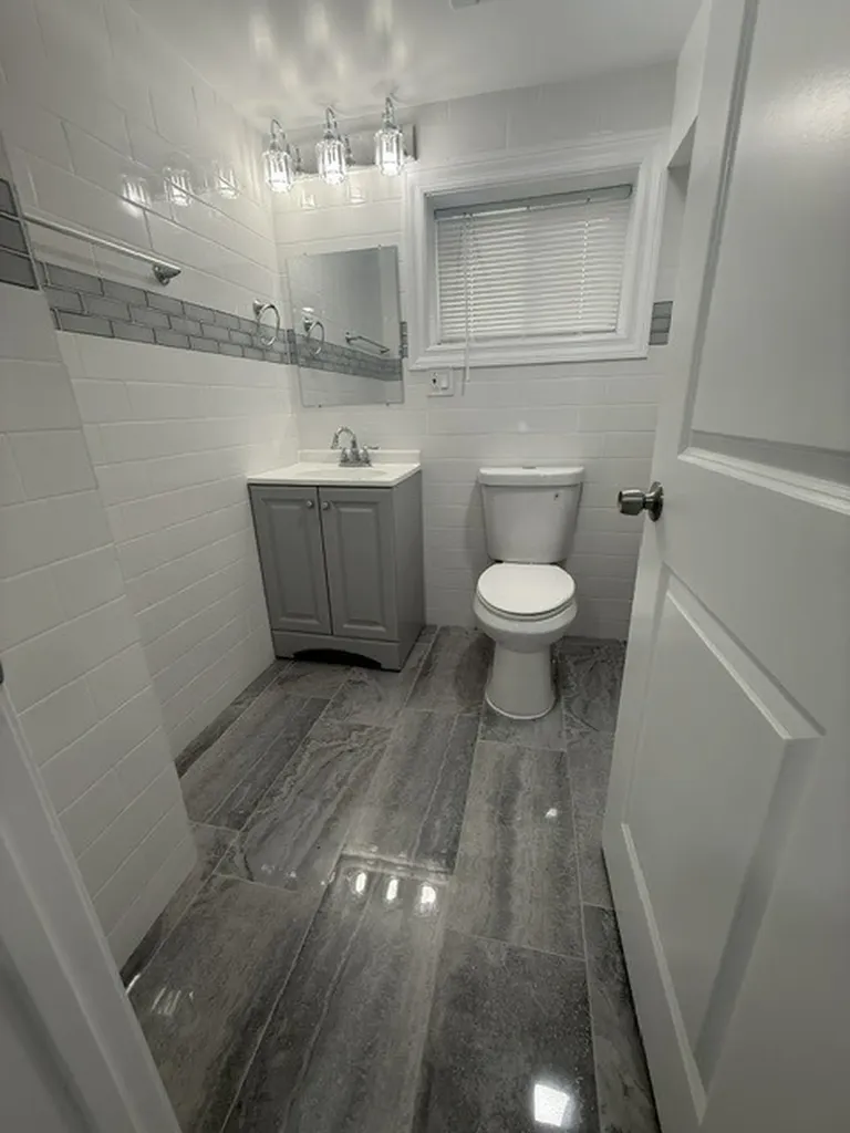 7323 North Damen Avenue Chicago IL 60645
