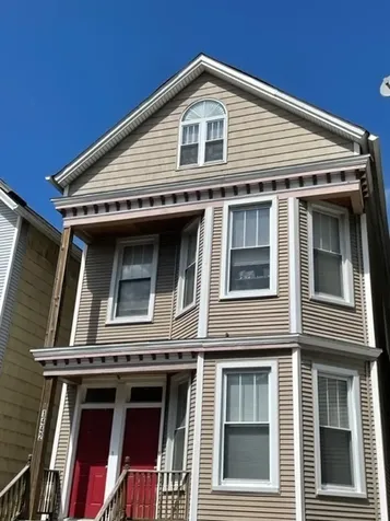 1442 West Barry Avenue Chicago IL 60657