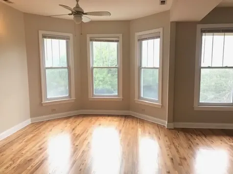 1442 West Barry Avenue Chicago IL 60657