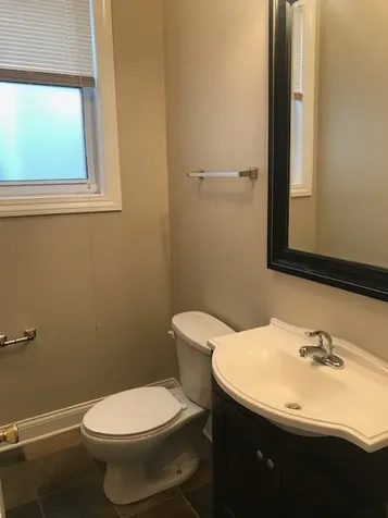 1442 West Barry Avenue Chicago IL 60657