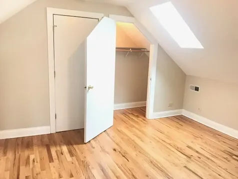 1442 West Barry Avenue Chicago IL 60657