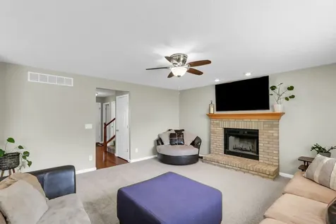 3905 Wild Flower Drive Champaign IL 61822