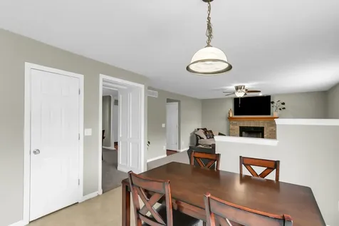 3905 Wild Flower Drive Champaign IL 61822