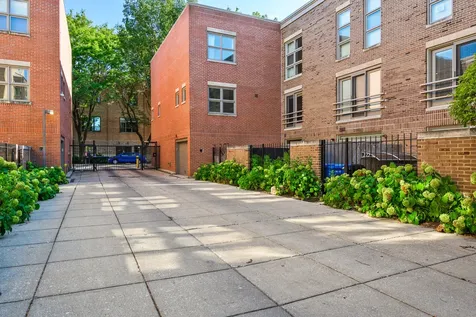 2365 North Wayne Avenue Chicago IL 60614
