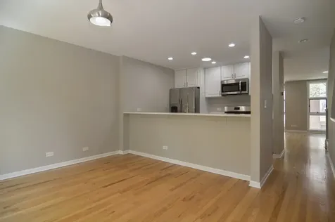 2365 North Wayne Avenue Chicago IL 60614