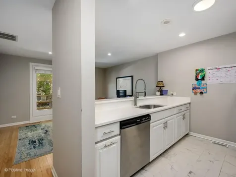 2365 North Wayne Avenue Chicago IL 60614