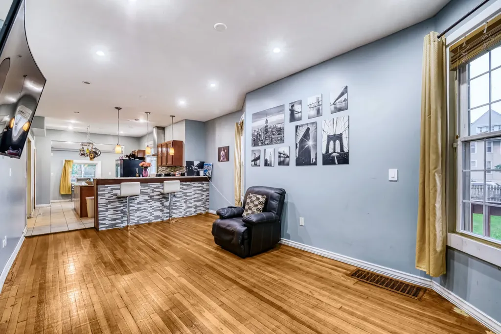 5406 West Ferdinand Street Chicago IL 60644