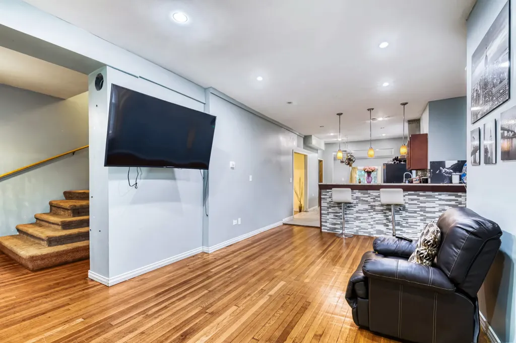 5406 West Ferdinand Street Chicago IL 60644