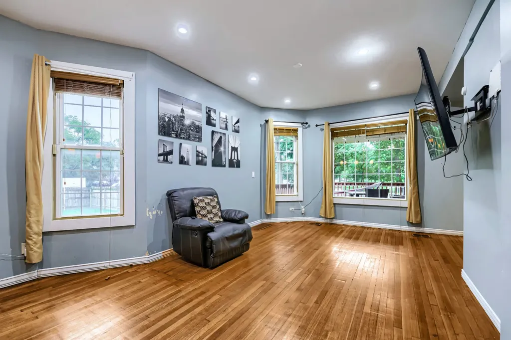 5406 West Ferdinand Street Chicago IL 60644