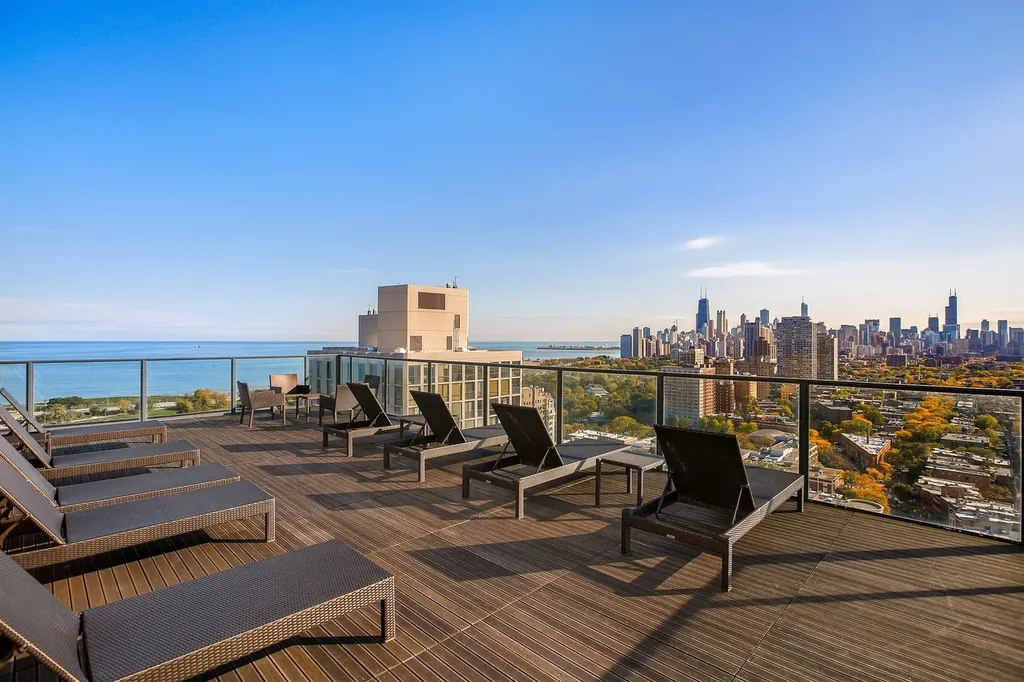 2400 North Lakeview Avenue Chicago IL 60614