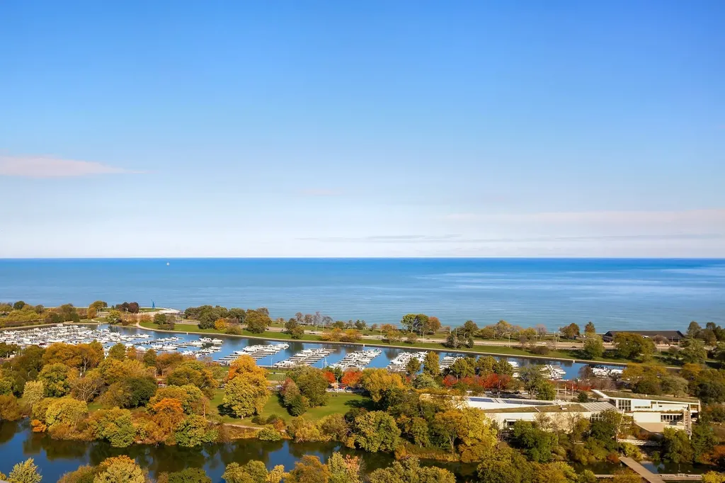 2400 North Lakeview Avenue Chicago IL 60614