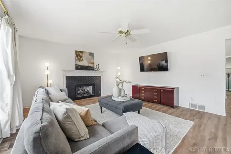 436 Banbury Avenue Elburn IL 60119