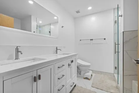 1529 South State Street Chicago IL 60605