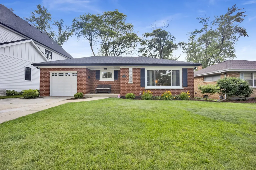 778 South Linden Avenue Elmhurst IL 60126