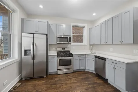 1033 North Lawndale Avenue Chicago IL 60651