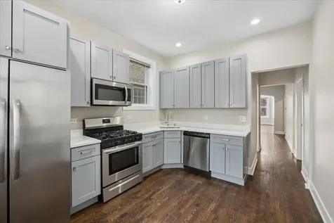 1033 North Lawndale Avenue Chicago IL 60651
