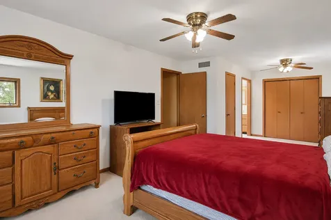 2720 North Patricia Lane Mchenry IL 60051