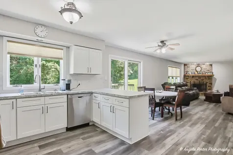 2720 North Patricia Lane Mchenry IL 60051