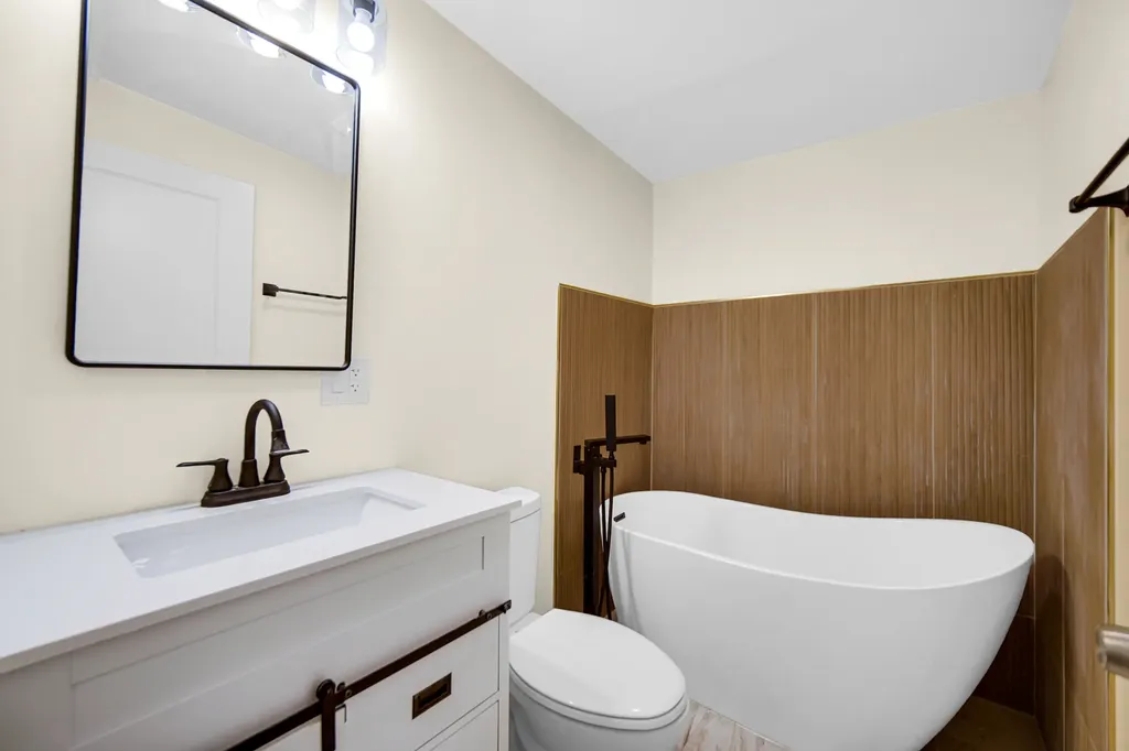 8541 South Paulina Street Chicago IL 60620