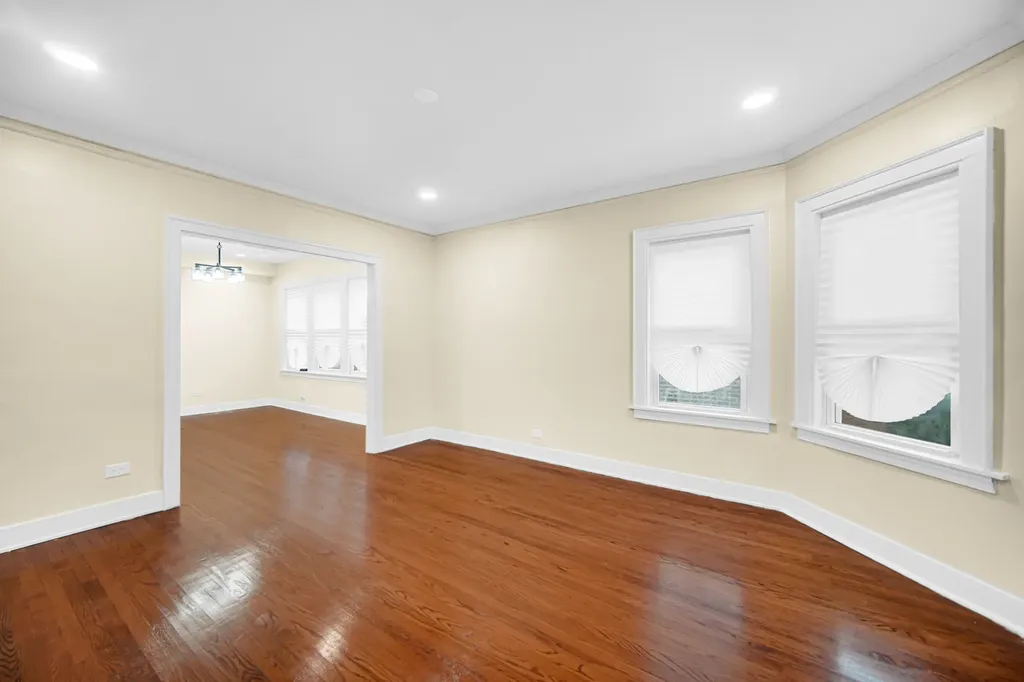8541 South Paulina Street Chicago IL 60620