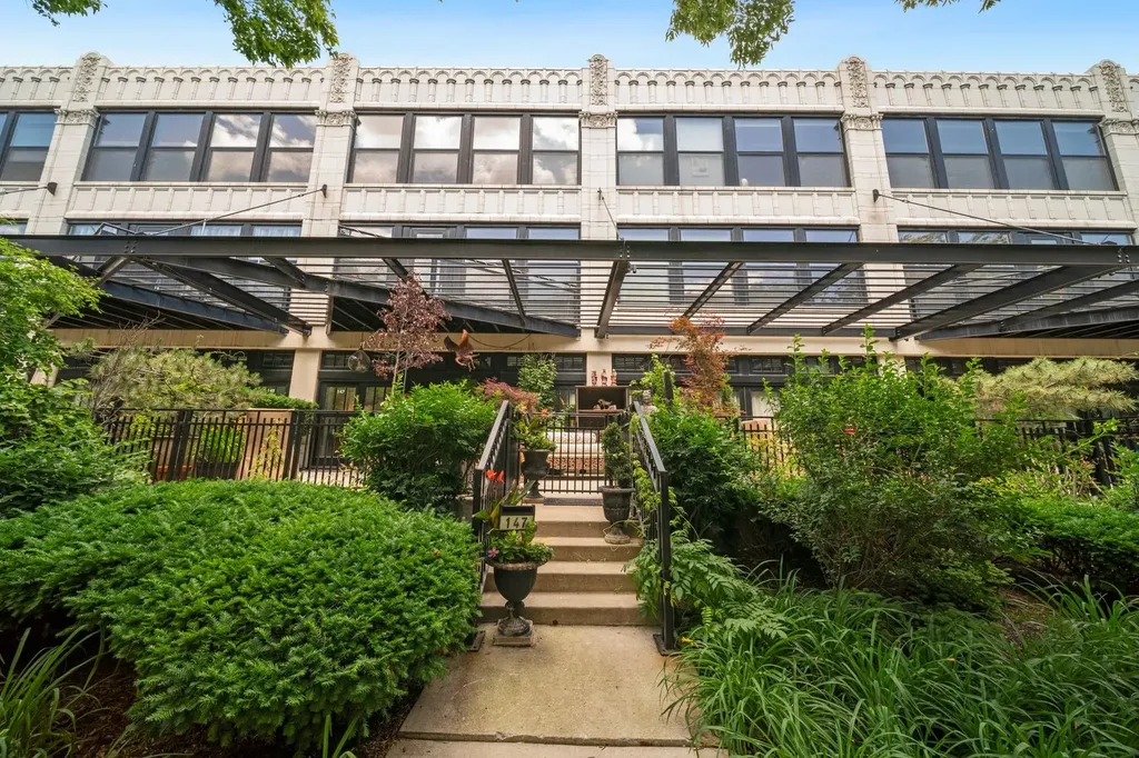 1070 West 15th Street Chicago IL 60608