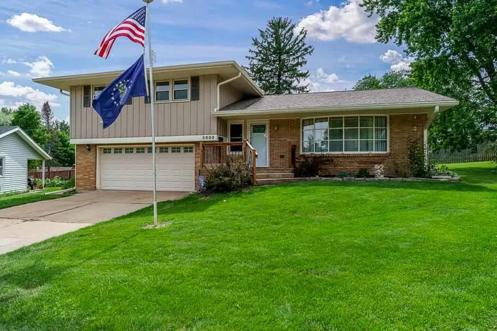 3803 Hemlock Court Rockford IL 61107