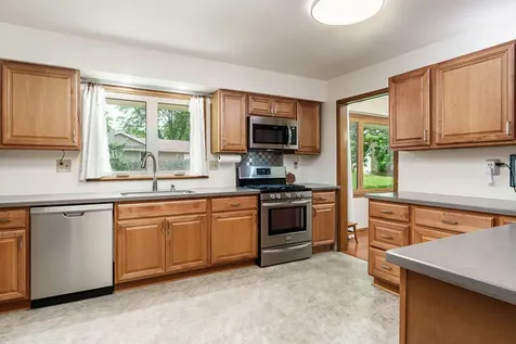 3803 Hemlock Court Rockford IL 61107