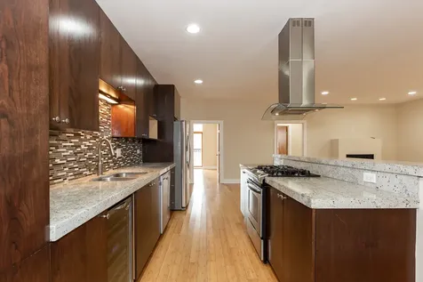 5760 North Lincoln Avenue Chicago IL 60659