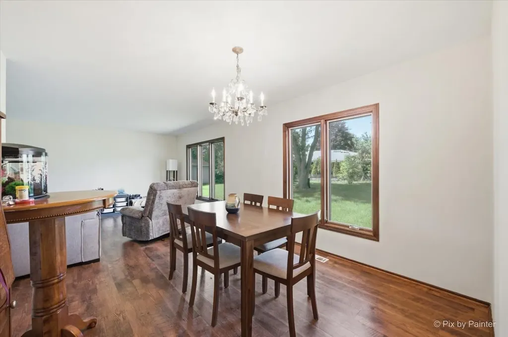 23W222 Westchester Court Glen Ellyn IL 60137