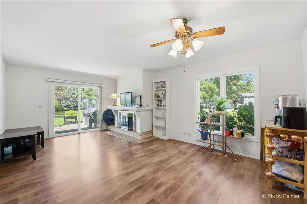 23W222 Westchester Court Glen Ellyn IL 60137