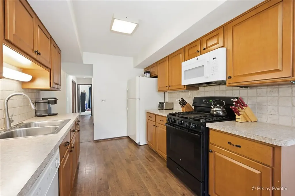 23W222 Westchester Court Glen Ellyn IL 60137