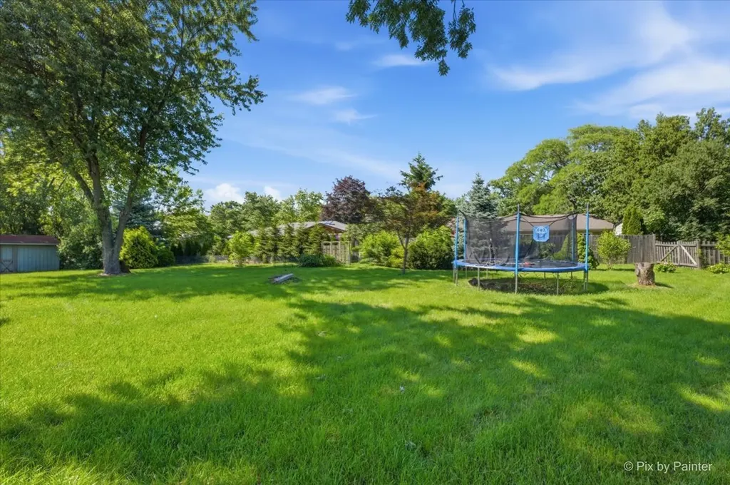 23W222 Westchester Court Glen Ellyn IL 60137