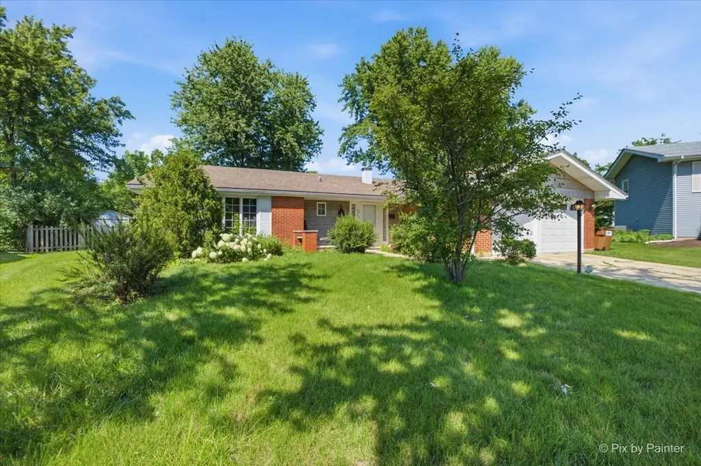23W222 Westchester Court Glen Ellyn IL 60137