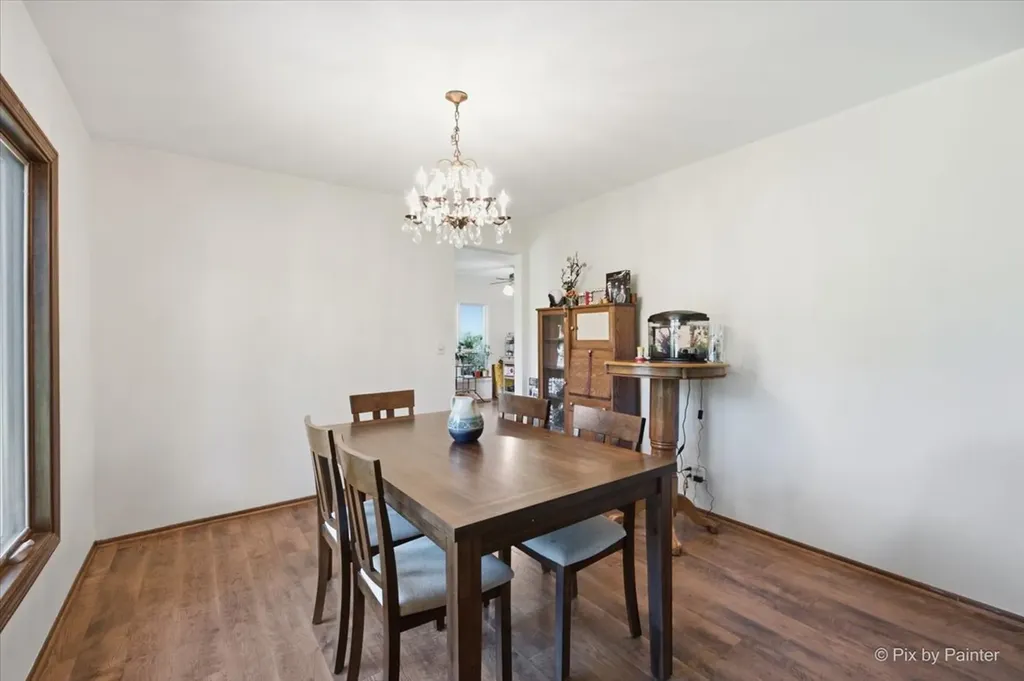 23W222 Westchester Court Glen Ellyn IL 60137