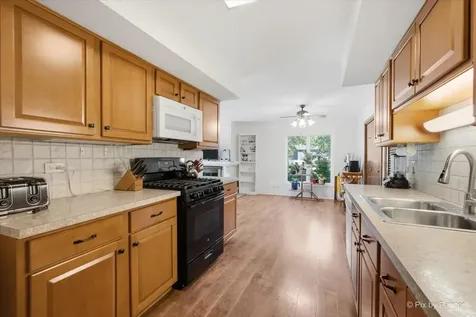 23W222 Westchester Court Glen Ellyn IL 60137