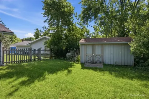 23W222 Westchester Court Glen Ellyn IL 60137