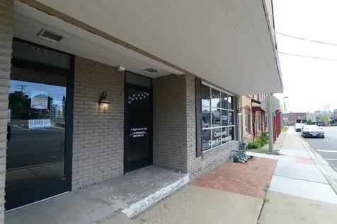 142 Washington Street Woodstock IL 60098