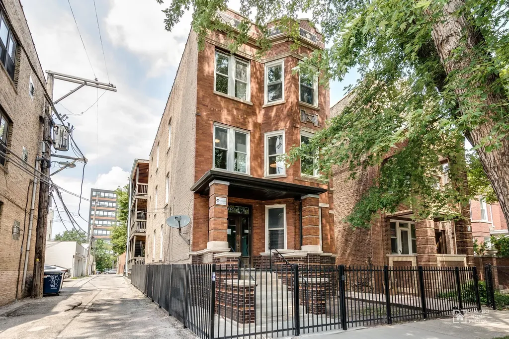 2346 West Thomas Street Chicago IL 60622