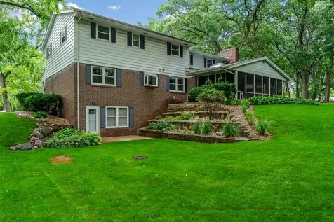 5329 Dallas Court Rockford IL 61109