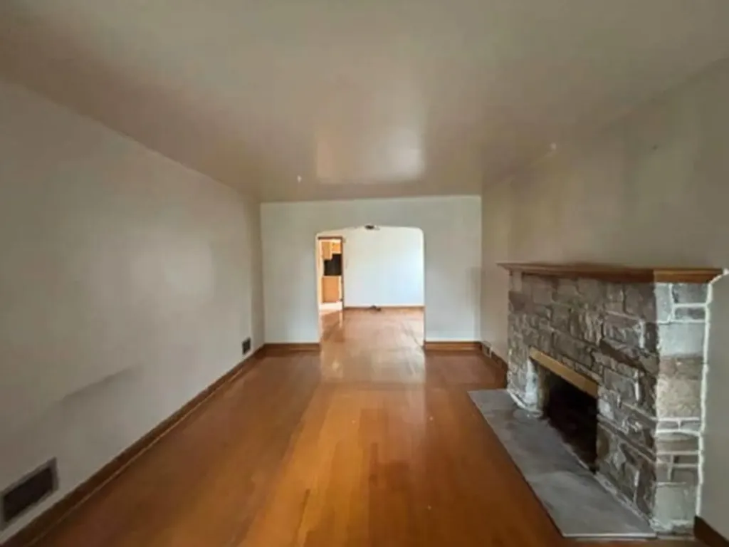 11841 South Campbell Avenue Chicago IL 60655