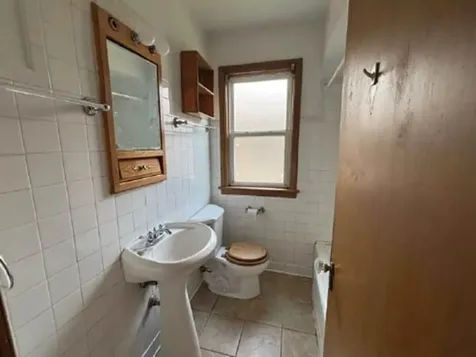 11841 South Campbell Avenue Chicago IL 60655